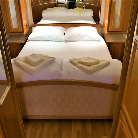 Campsite Caravans For Rent Dream